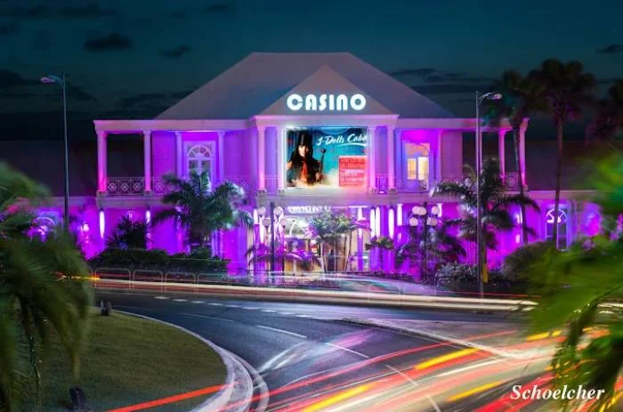 Façade du Casino Batelière Plazza, rue des Alizés — Schœlcher, Martinique