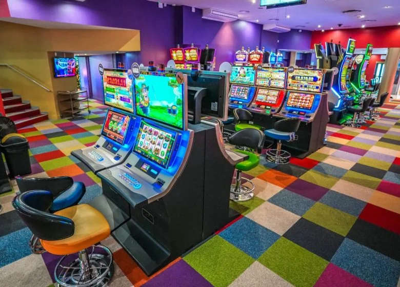 Façade du Stelsia Casino de Gruissan, boulevard de Planasse — Aude